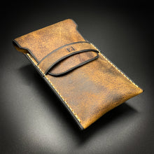 Load image into Gallery viewer, Leather Cigar Case - handmade