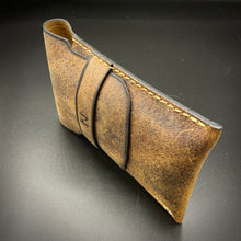 Load image into Gallery viewer, Leather Cigar Case - handmade
